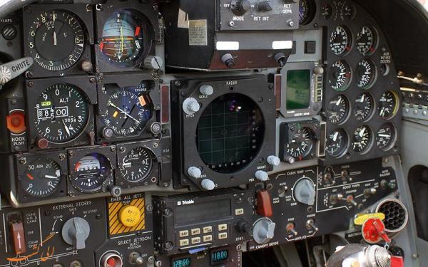وظیفه دکمه های کابین خلبان چیست؟
